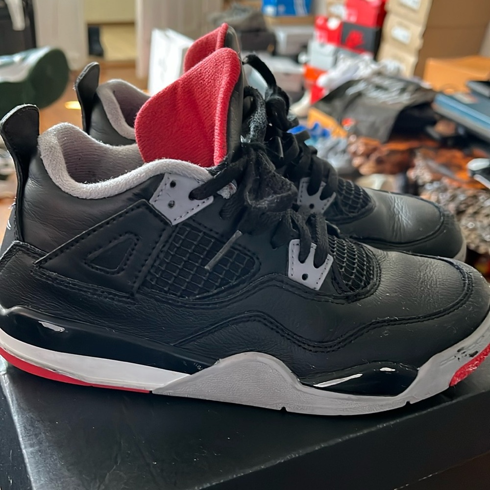 Little boys Jordan 4 sz 3